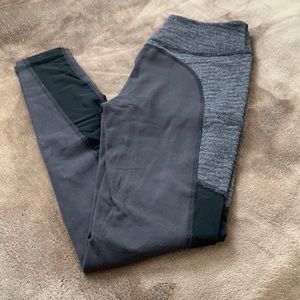 EUC Beyond Yoga leggings with mesh stripe up leg and pockets! Size M